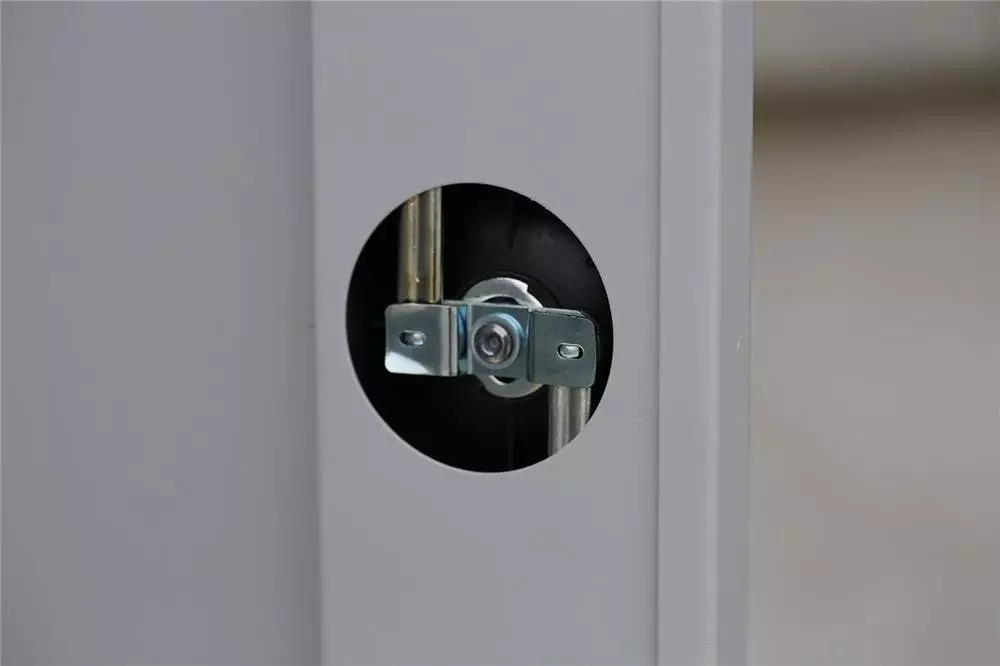 Lullmann Aktenschrank Metallschrank Abschließbar Mehrzweckschrank Lichtgrau/Rot 750 X 800 X 383 Mm 530304 8 Lullmann Aktenschrank Metallschrank Abschließbar Mehrzweckschrank Lichtgrau/Rot 750 X 800 X 383 Mm 530304 – Bild 6