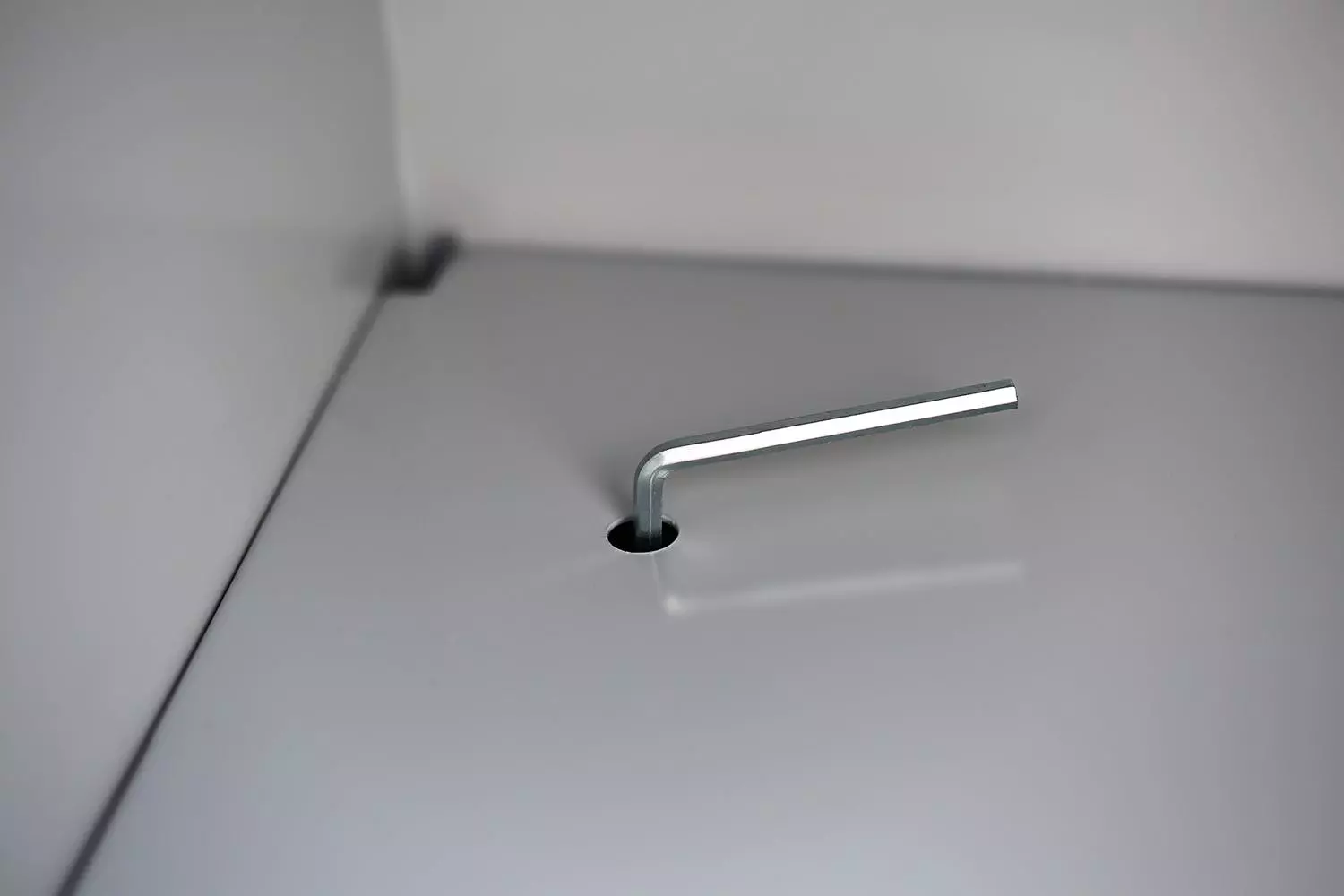 Lullmann XXL Schiebetürenschrank Büro Aktenschrank Sideboard Aus Stahl Grau 1950 X 1200 X 450 Mm (H XB XT) 550160 8 Lullmann XXL Schiebetürenschrank Büro Aktenschrank Sideboard Aus Stahl Grau 1950 X 1200 X 450 Mm (H XB XT) 550160 – Bild 6